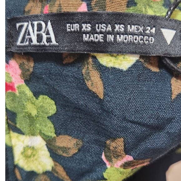 ZARA NWT Navy Floral Design buttons on back Puff Sleeves Top XS - Picture 8 of 9